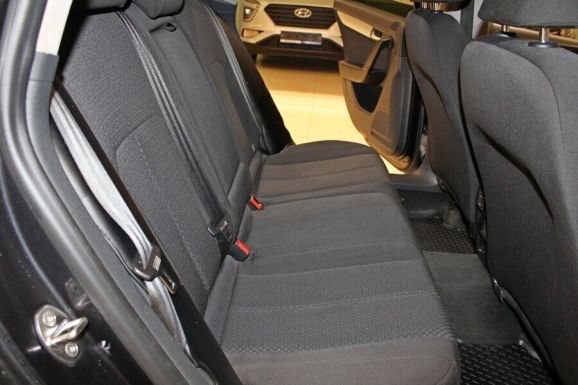 Volkswagen Passat, 1.8 л, МТ, 2012 фото 1