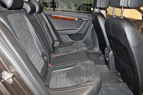 Volkswagen Passat, 1.8 л, Робот, 2011 фото 8