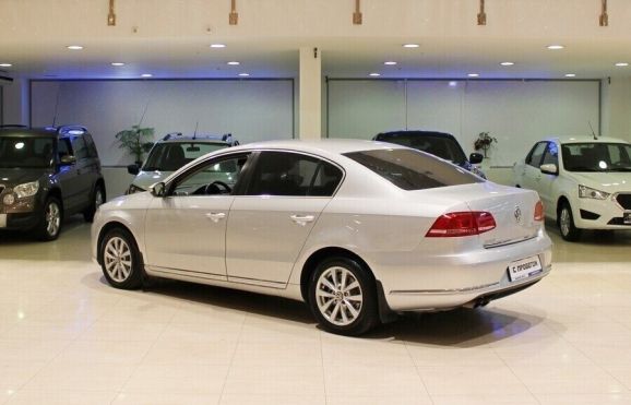 Volkswagen Passat, 1.8 л, МТ, 2011 фото 5