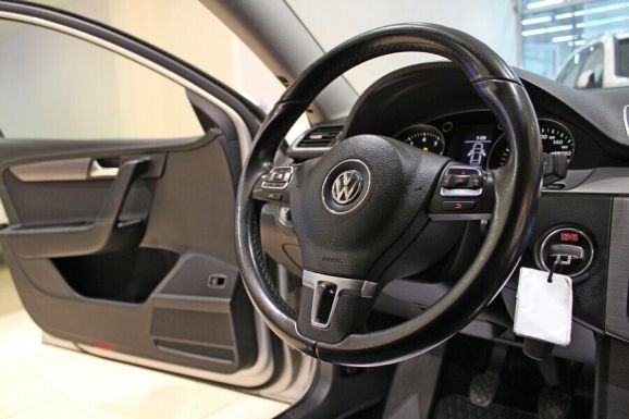 Volkswagen Passat, 1.8 л, МТ, 2011 фото 10