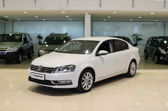 Volkswagen Passat, 1.8 л, Робот, 2014 фото 3