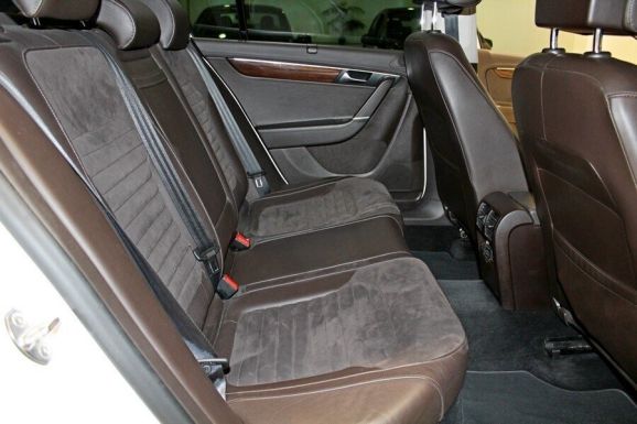 Volkswagen Passat, 1.8 л, Робот, 2014 фото 8