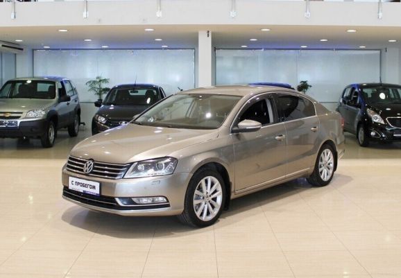 Volkswagen Passat, 1.8 л, Робот, 2011 фото 3