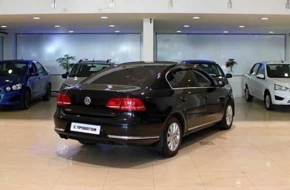 Volkswagen Passat, 1.8 л, Робот, 2011 фото 5