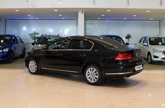 Volkswagen Passat, 1.8 л, Робот, 2011 фото 6
