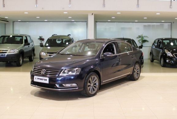 Volkswagen Passat, 1.8 л, Робот, 2012 фото 3