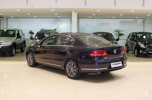 Volkswagen Passat, 1.8 л, Робот, 2012 фото 4