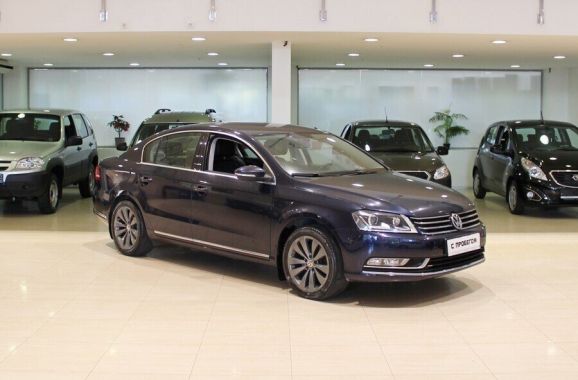 Volkswagen Passat, 1.8 л, Робот, 2012 фото 5