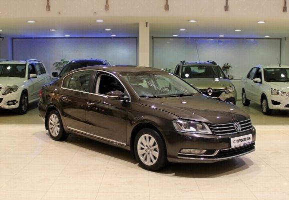 Volkswagen Passat, 1.8 л, Робот, 2012 фото 4