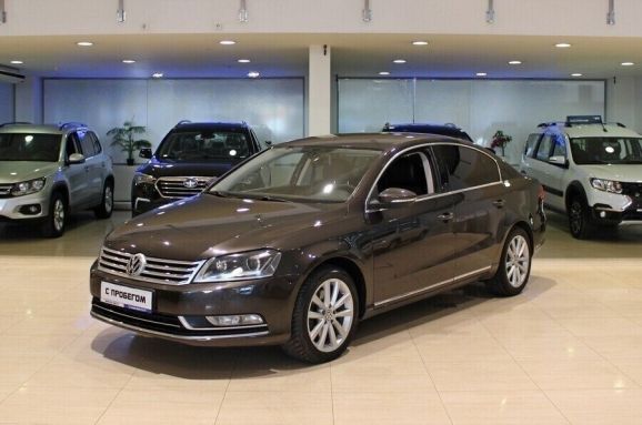 Volkswagen Passat, 1.8 л, Робот, 2012 фото 3