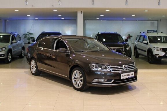 Volkswagen Passat, 1.8 л, Робот, 2012 фото 4