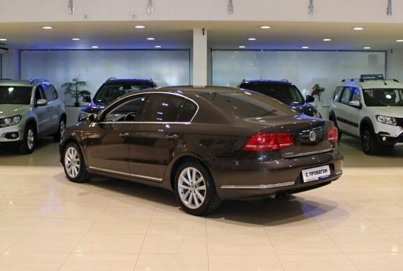 Volkswagen Passat, 1.8 л, Робот, 2012 фото 5
