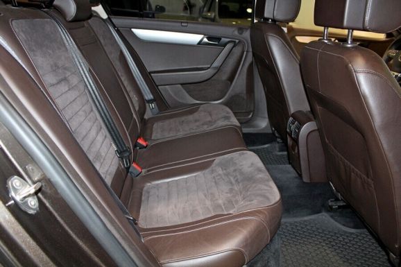 Volkswagen Passat, 1.8 л, Робот, 2012 фото 8