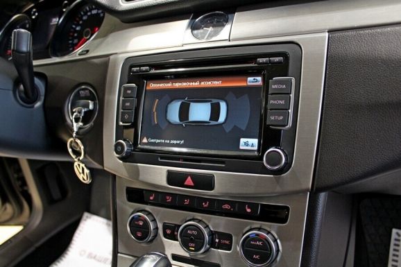 Volkswagen Passat, 1.8 л, Робот, 2012 фото 10