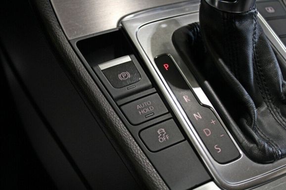 Volkswagen Passat, 1.8 л, Робот, 2012 фото 13