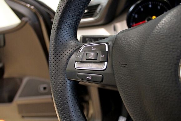 Volkswagen Passat, 1.8 л, Робот, 2012 фото 2