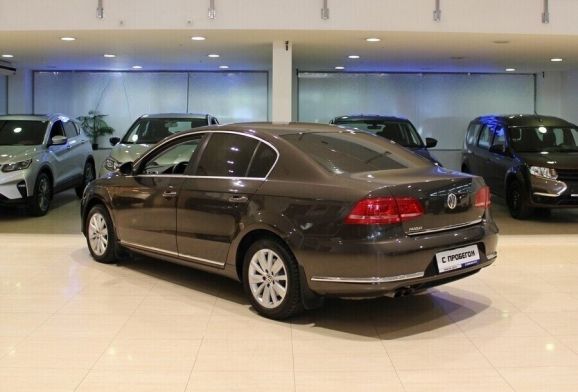 Volkswagen Passat, 1.8 л, Робот, 2011 фото 5