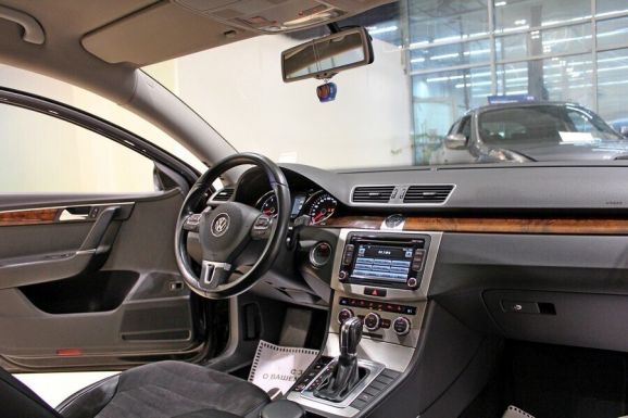 Volkswagen Passat, 1.8 л, Робот, 2014 фото 7
