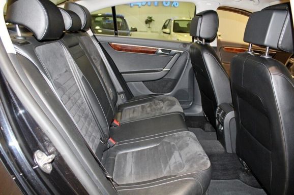 Volkswagen Passat, 1.8 л, Робот, 2014 фото 8