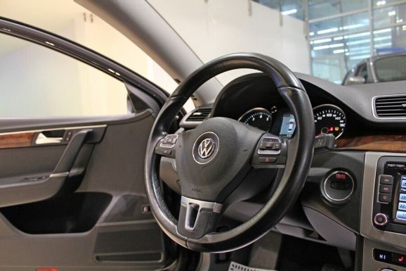 Volkswagen Passat, 1.8 л, Робот, 2014 фото 10
