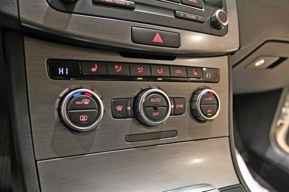 Volkswagen Passat, 1.8 л, Робот, 2012 фото 2