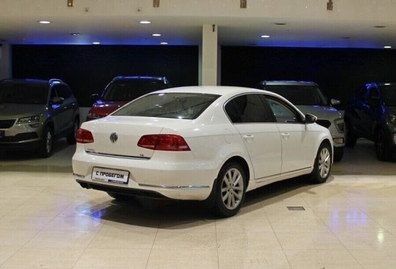 Volkswagen Passat, 1.8 л, Робот, 2012 фото 4