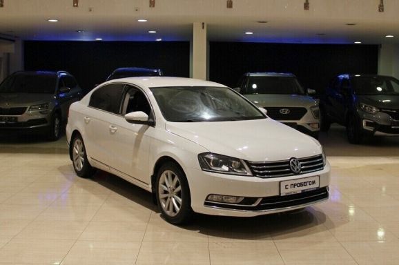 Volkswagen Passat, 1.8 л, Робот, 2012 фото 5