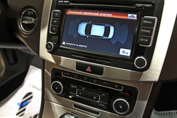 Volkswagen Passat, 1.8 л, Робот, 2012 фото 2