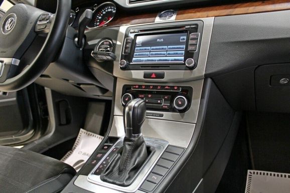 Volkswagen Passat CC, 1.8 л, Робот, 2010 фото 9