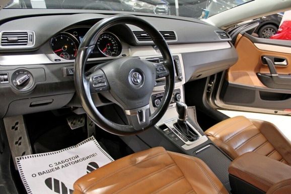 Volkswagen Passat CC, 1.8 л, Робот, 2010 фото 10