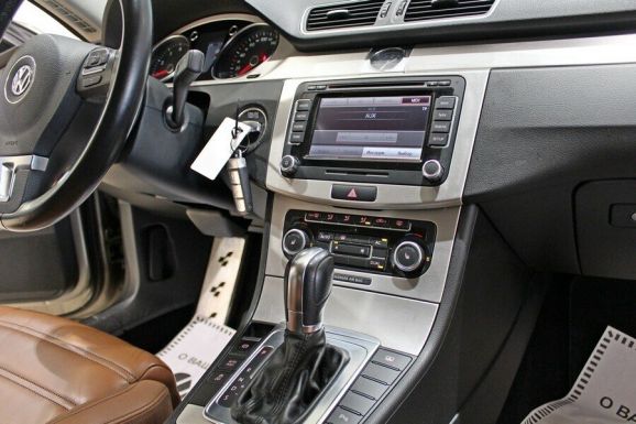 Volkswagen Passat CC, 1.8 л, Робот, 2010 фото 2