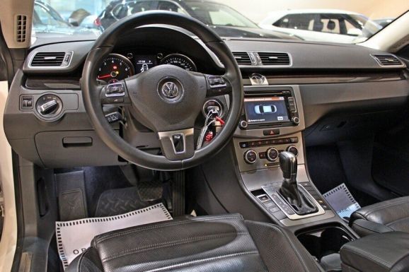 Volkswagen Passat CC, 2.0 л, Робот, 2012 фото 2