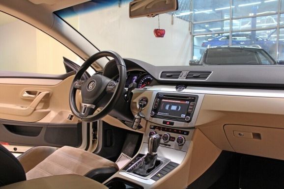 Volkswagen Passat CC, 1.8 л, Робот, 2013 фото 7