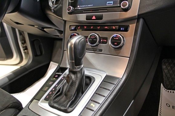 Volkswagen Passat CC, 1.8 л, Робот, 2013 фото 9