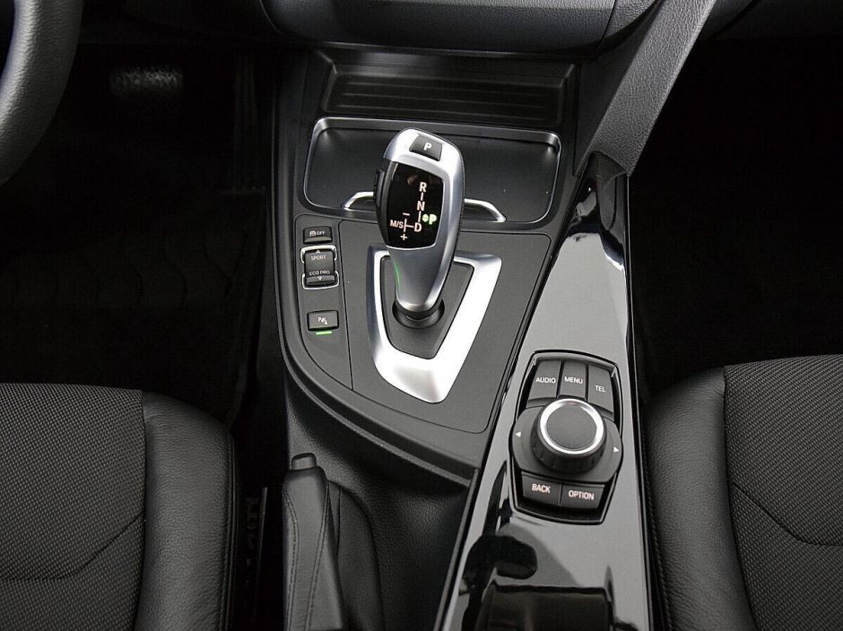 BMW 3 серии, 1.5 л, АТ, 2016 фото 2