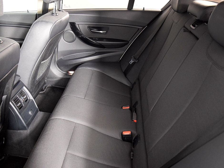 BMW 3 серии, 1.5 л, АТ, 2016 фото 1