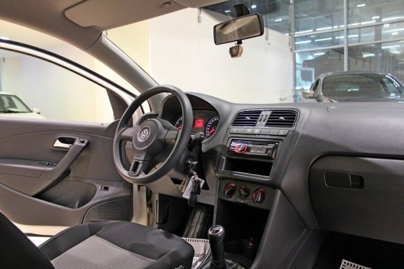 Volkswagen Polo, 1.6 л, МТ, 2012 фото 7