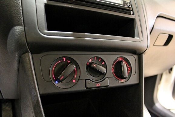 Volkswagen Polo, 1.6 л, МТ, 2012 фото 1