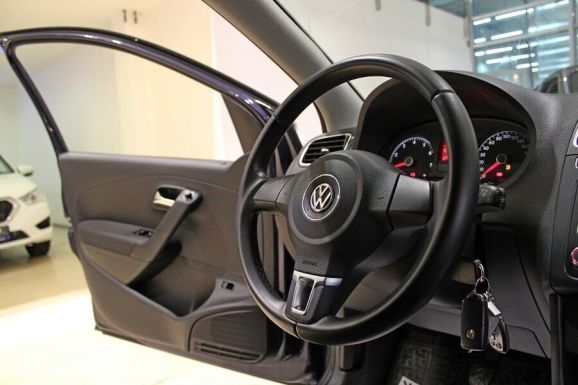 Volkswagen Polo, 1.6 л, МТ, 2013 фото 2