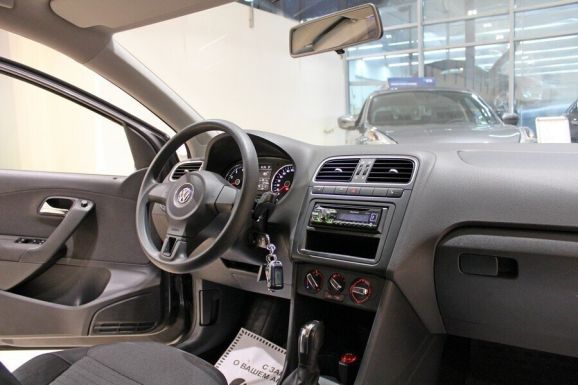 Volkswagen Polo, 1.4 л, Робот, 2011 фото 7