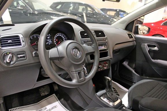 Volkswagen Polo, 1.4 л, Робот, 2011 фото 1