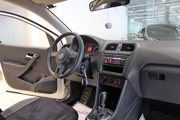 Volkswagen Polo, 1.6 л, АТ, 2014 фото 7