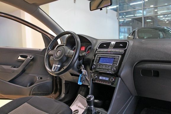 Volkswagen Polo, 1.6 л, МТ, 2014 фото 7