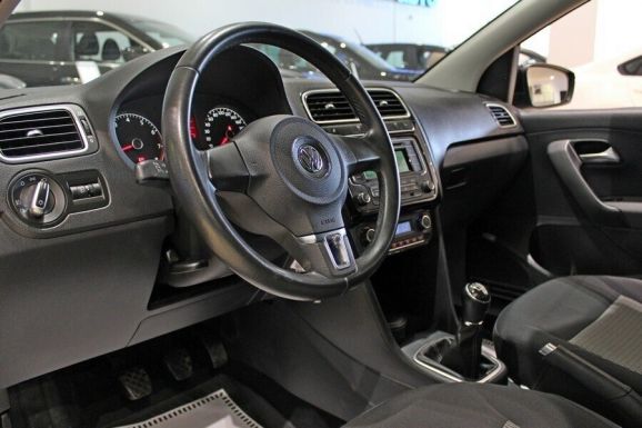 Volkswagen Polo, 1.6 л, МТ, 2014 фото 2