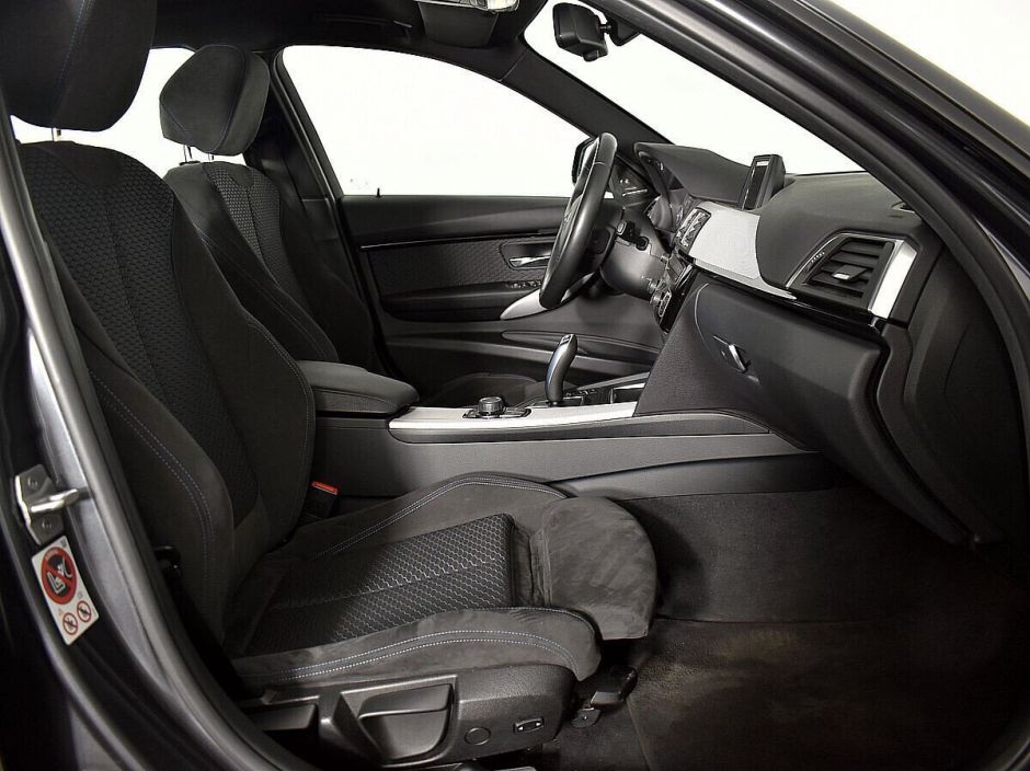 BMW 3 серии, 2.0 л, АТ, 2016 фото 2