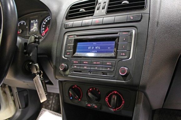 Volkswagen Polo, 1.6 л, АТ, 2017 фото 9