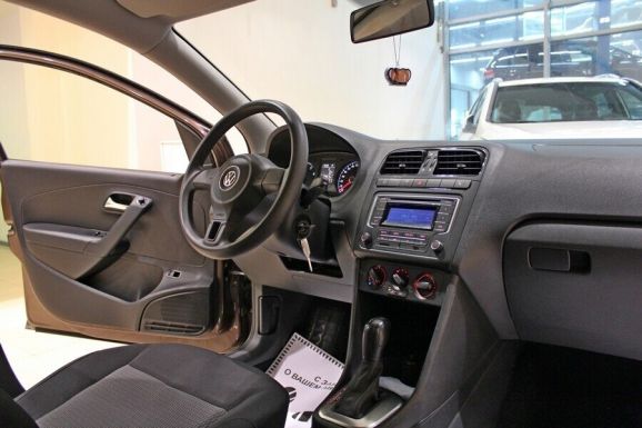Volkswagen Polo, 1.6 л, АТ, 2016 фото 7