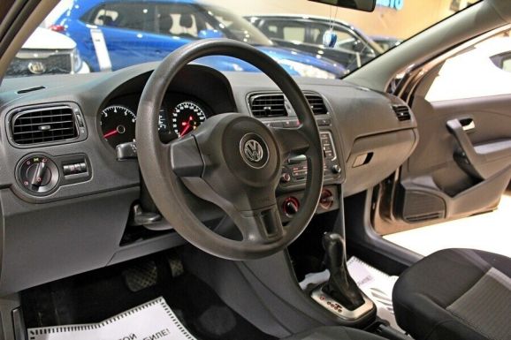 Volkswagen Polo, 1.6 л, АТ, 2016 фото 1
