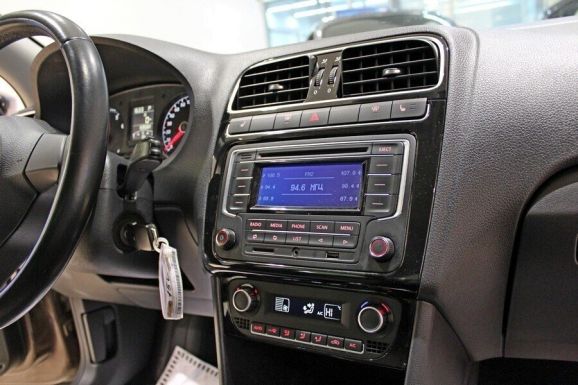 Volkswagen Polo, 1.6 л, АТ, 2014 фото 8