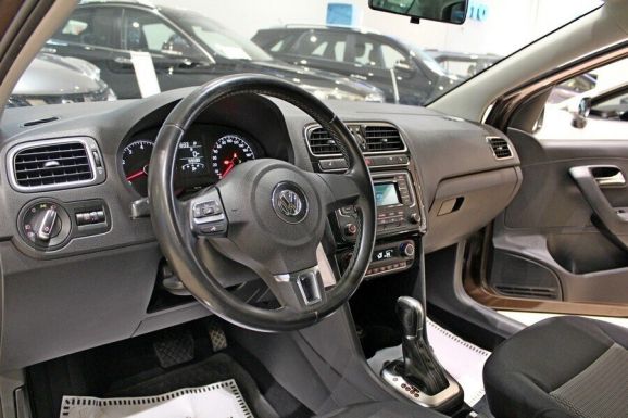 Volkswagen Polo, 1.6 л, АТ, 2014 фото 9